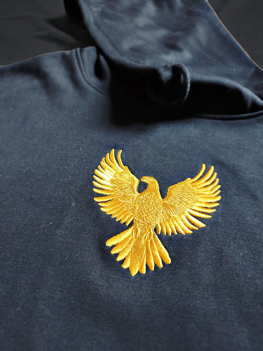 Hoodie noir · Aigle brodé